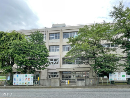 周辺環境　小学校 2000m 朝霞市立朝霞第三小学校