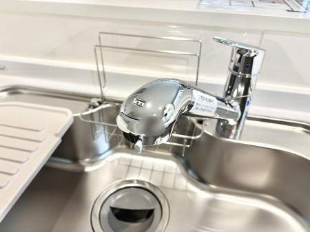 その他内観　いつでも清潔なおいしいお水を。一つの水栓で水道水と浄水を使い分け。