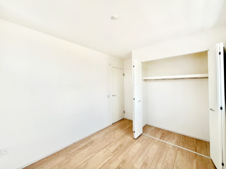 子供部屋　子ども部屋にぴったりの明るい空間。  