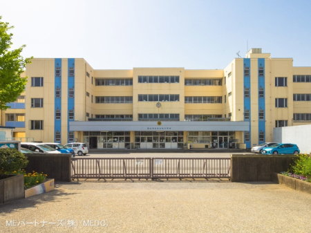 周辺環境　小学校 550m 流山市立流山北小学校