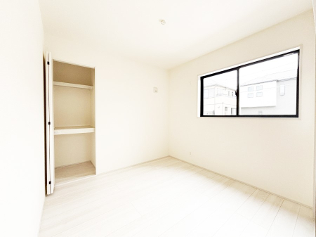 その他内観　爽やかな日差しがお部屋全体を優しく包み込んでくれます