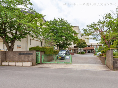 周辺環境　小学校 580m 越谷市立弥栄小学校