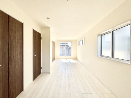 その他内観　将来は２部屋にすることもできますね。お年頃になったら夢の個室にチェンジ！