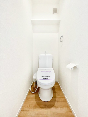 トイレ　明るく清潔感のあるトイレです。