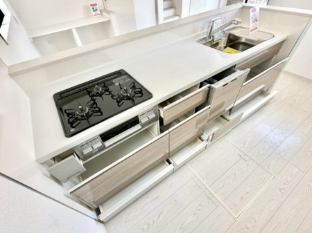 その他内観　使いやすさを優先したスライド式収納タイプ！