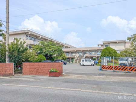 周辺環境　中学校 1670m 吉川市立南中学校
