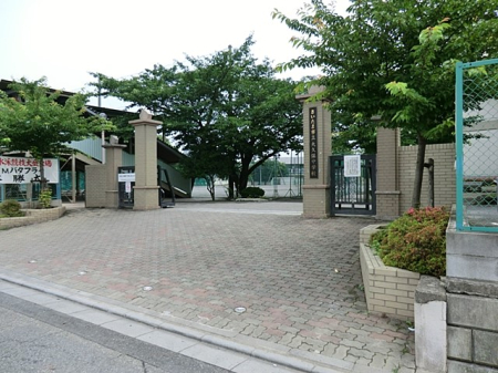 周辺環境　中学校 1600m さいたま市立大久保中学校