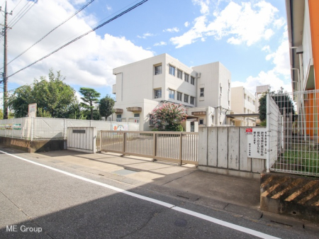 周辺環境　小学校 730m 桶川市立朝日小学校