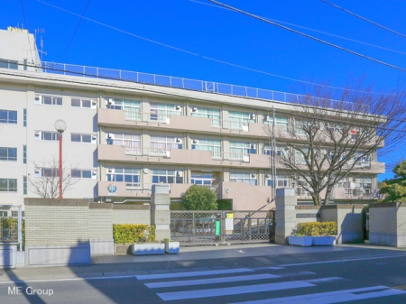 周辺環境　中学校 990m さいたま市立土合中学校