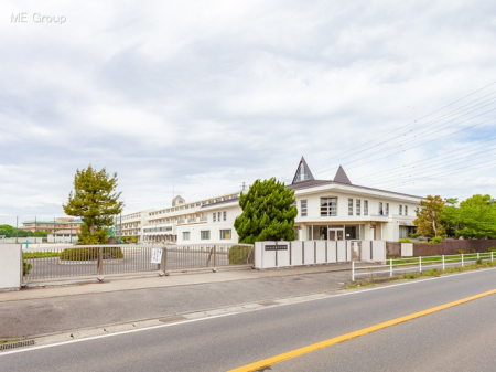 周辺環境　中学校 1600m 松戸市立小金北中学校