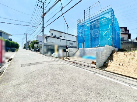 現地外観写真　小学校まで嬉しい徒歩8分です。