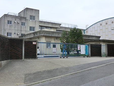 周辺環境　小学校 617m 松戸市立貝の花小学校