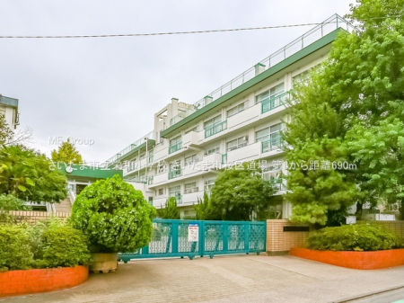 周辺環境　小学校 690m さいたま市立栄和小学校